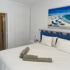 https://casa-linda-2-bed-apartment-in-costa-teguise.in-canary-islands.com